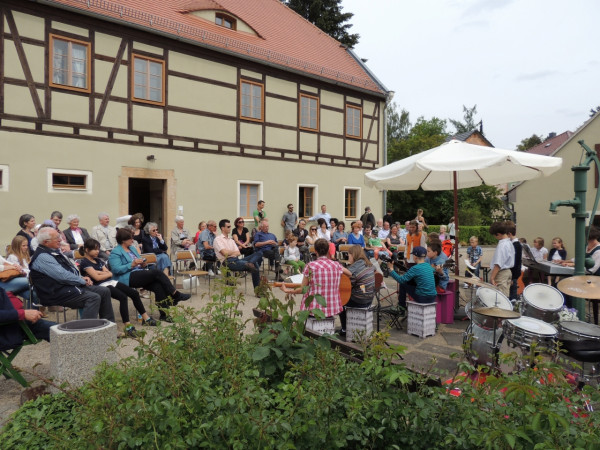 WagnerWiese am Lohengrinhaus